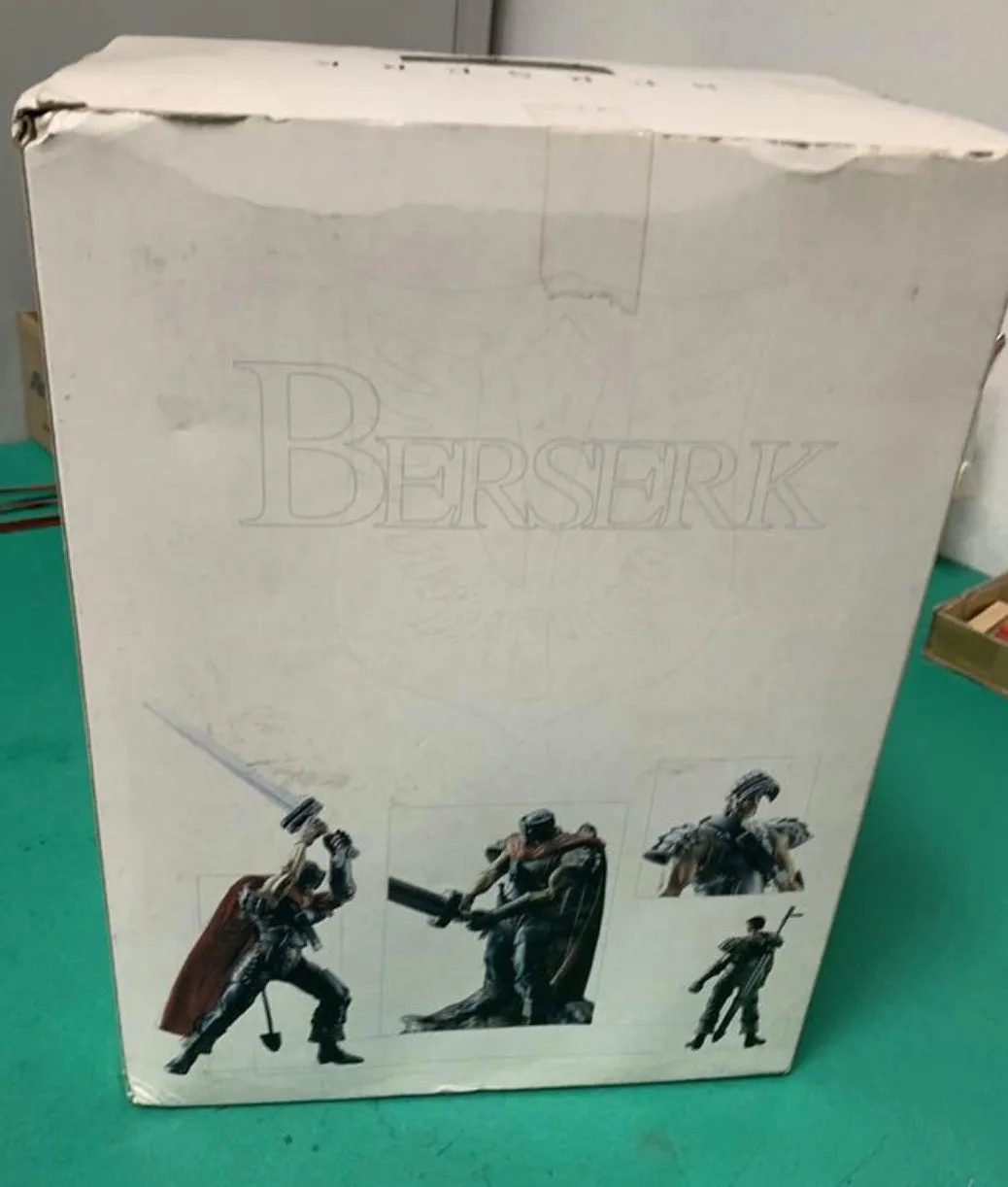 Art Of War Berserk Guts Limited Red Cloak ver Action Figure Set