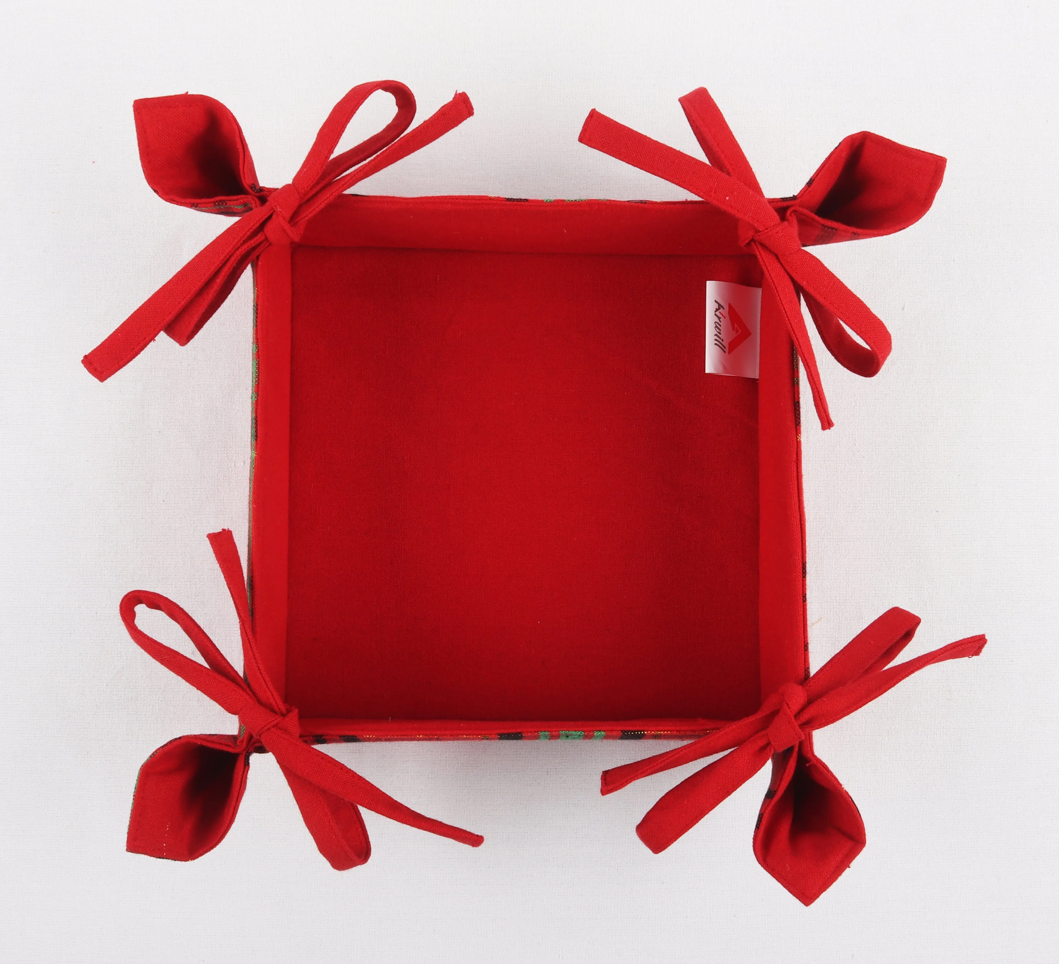 Cotton Christmas Checked Pattern Dining & Kitchen Bread Basket Pack Of 1