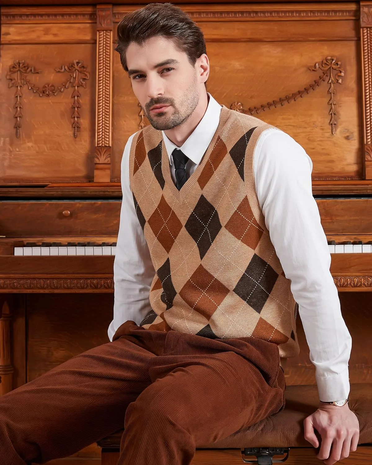 Kallspin Men's Argyle Vest Sweater Wool Blend V-Neck Sleeveless Pullover Sweater