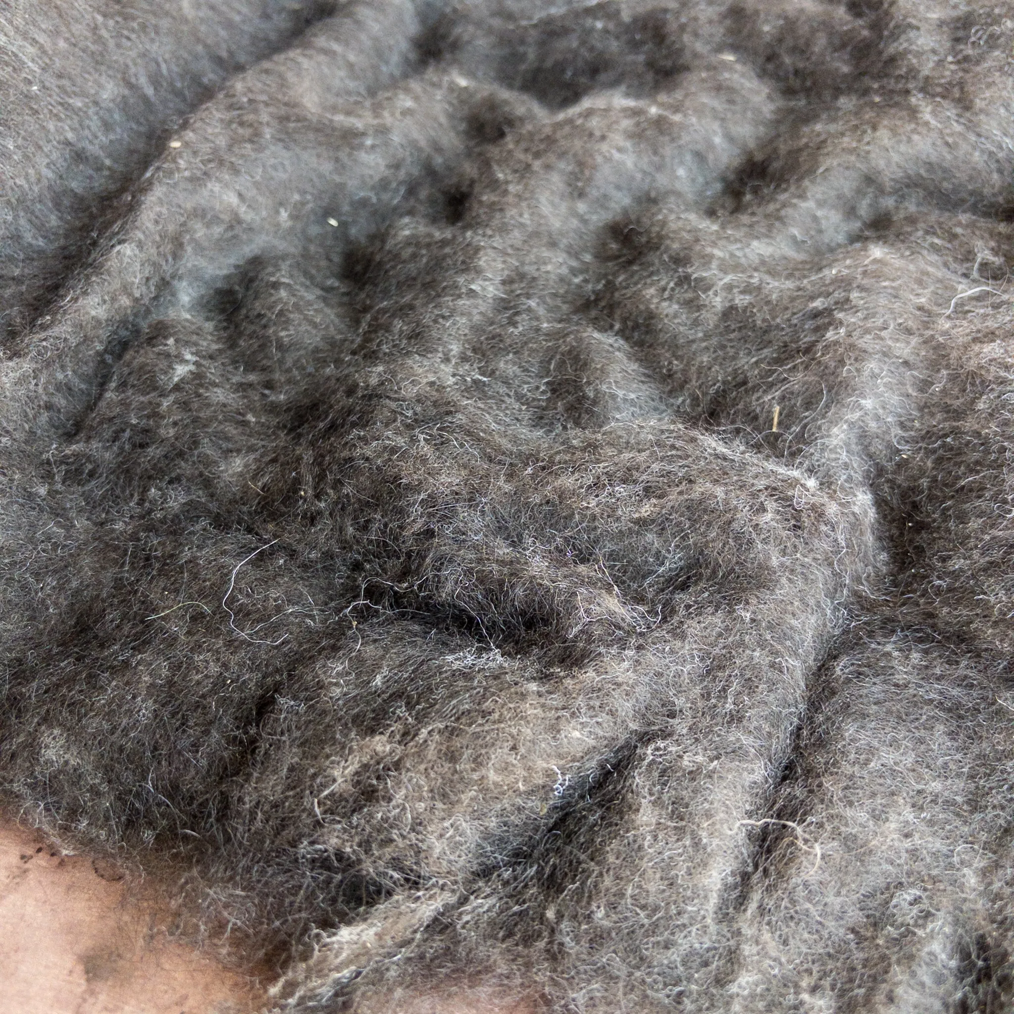 Montana Icelandic Lamb Wool Batt - Natural Black 8oz