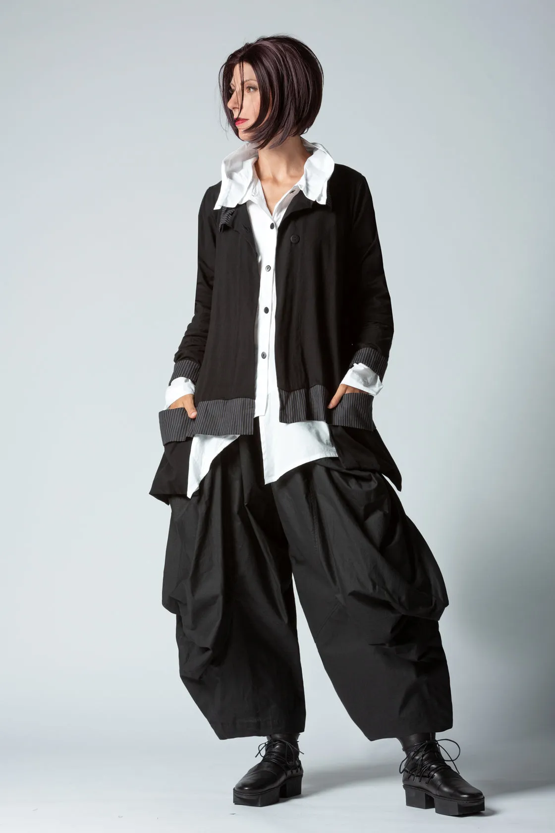 Pockets Jacket in Black Tokyo