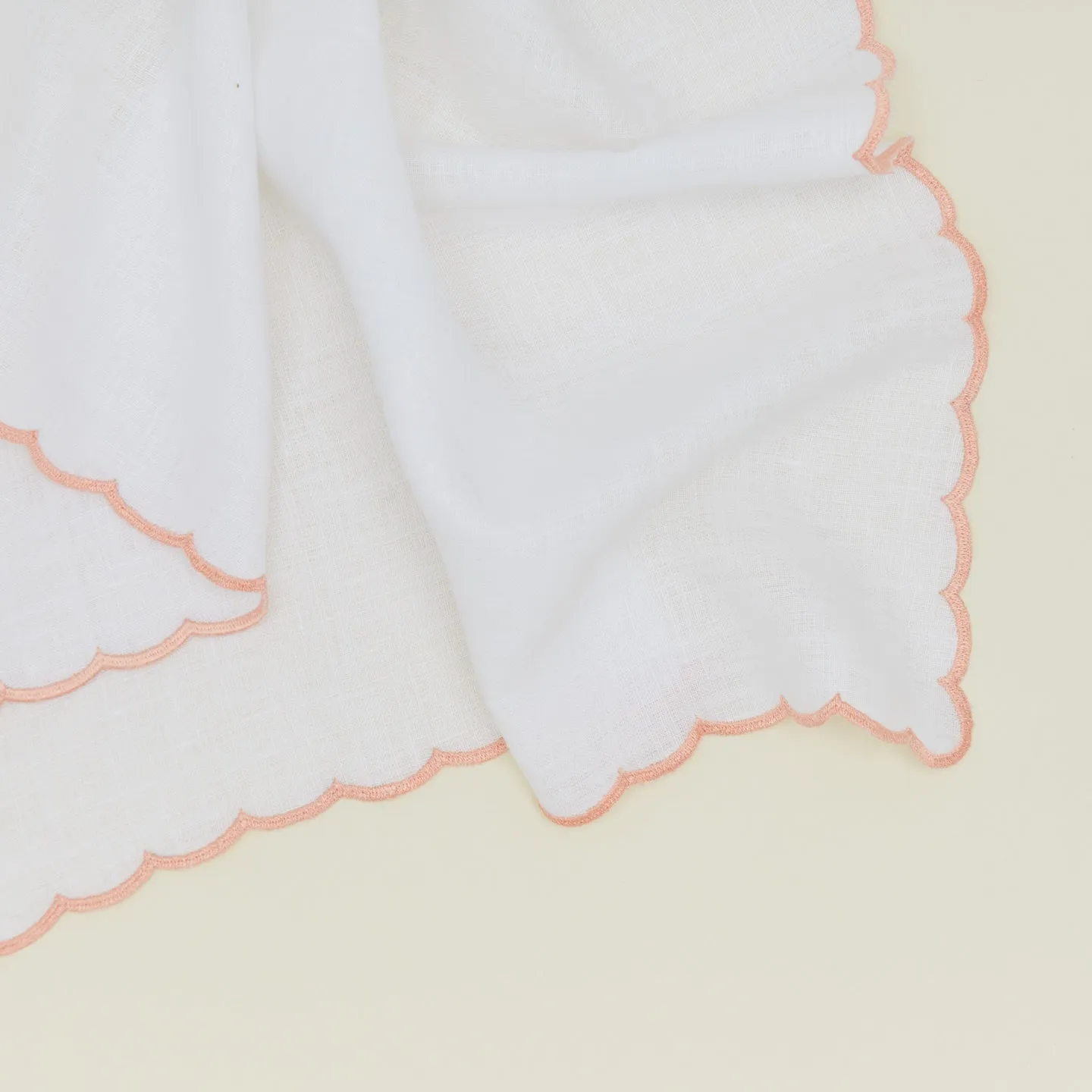Scalloped Edge Linen Napkin, Set of 2 - Pink